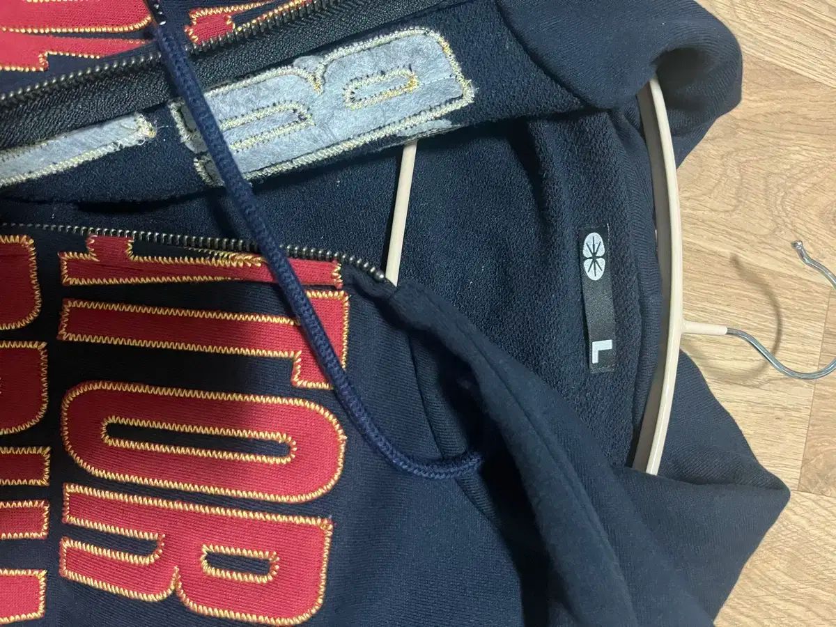 L ertrイアルR フードジップアップ