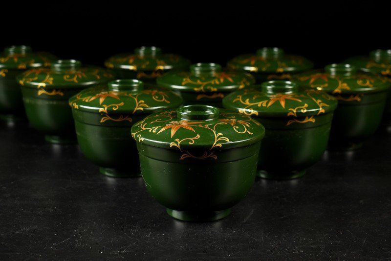 蔵A 3287 y 木製緑漆唐草蒔絵 吸物椀 汁椀 蓋物 十客