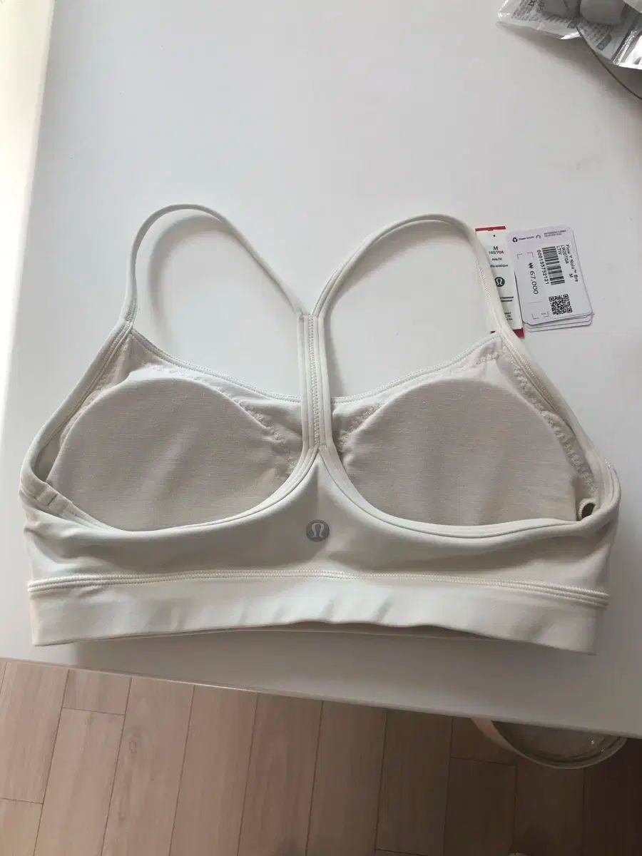 入荷数限り！ ルルレモン フルイドフロー Y スポーツブラ 【新作到着!!】