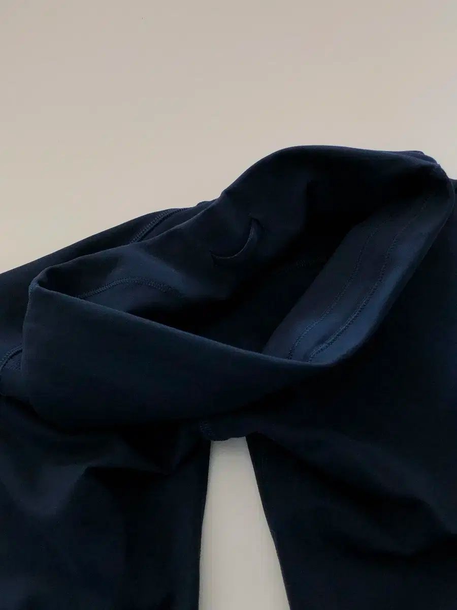 lululemon ワンダー黒鉄のミステリートレイン