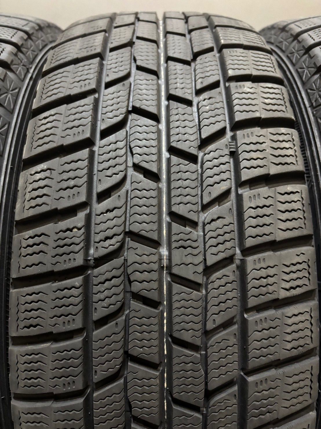 20年製 スタッドレス