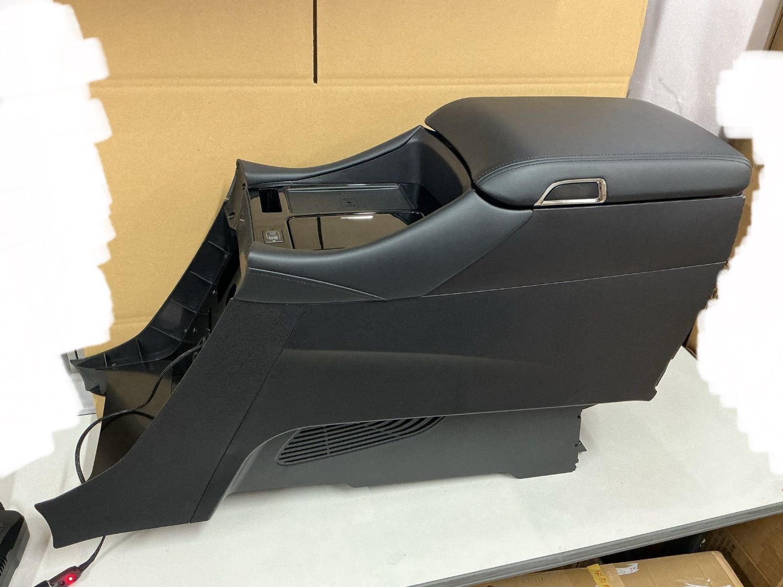 A0796AVHGC アルファード ヴェルファイア 30系 コンソールボックス 251105-11