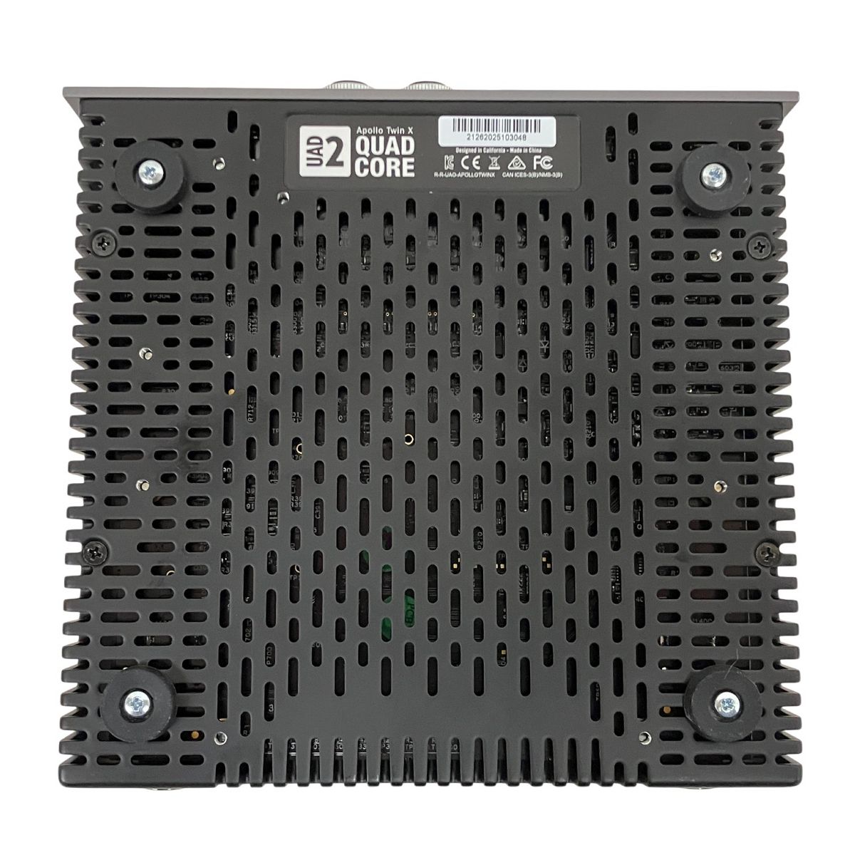 QUAD オーディオインターフェイス