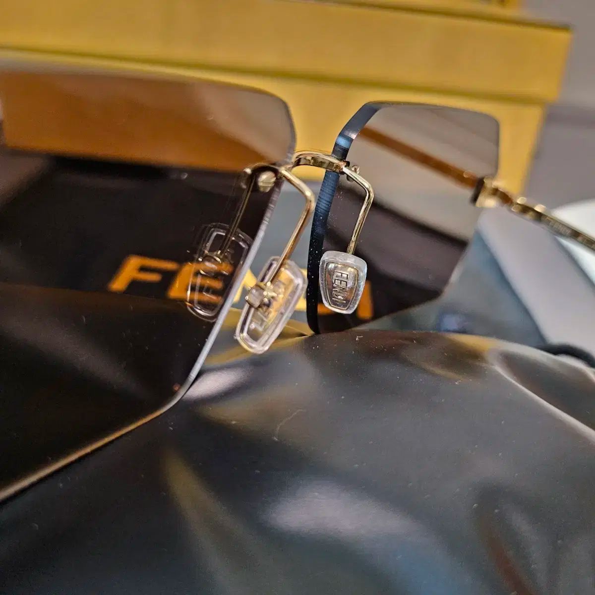 フェンディ サングラス