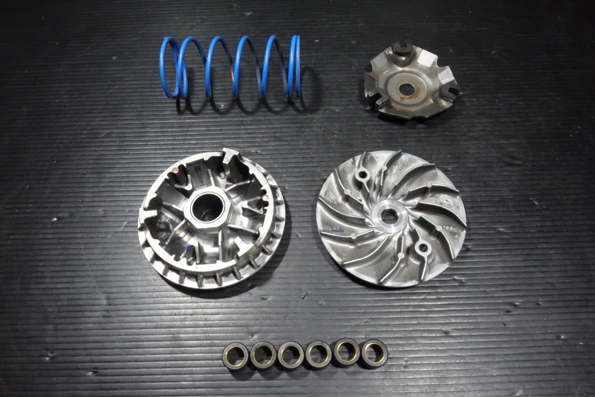 ドライブフェイス プーリー センタースプリング ホンダ 純正 ADV150 KF38 PCX150 KF30 PCX125 HYBRID ハイブリッド JF81 JF84 R20251027