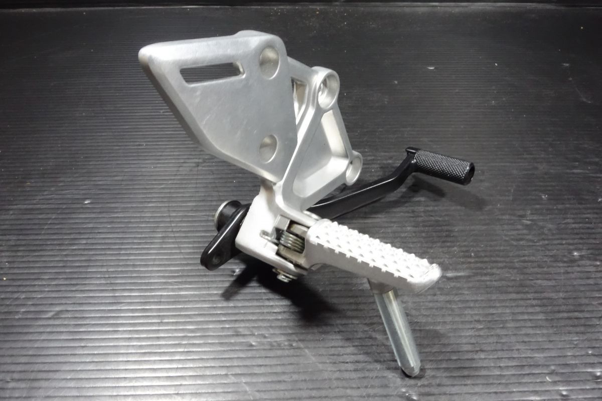 メインステップ 左右セット ブレーキペダル チェンジペダル シフトペダル ホンダ 純正 CBR650R CB650R RH03 R20251027