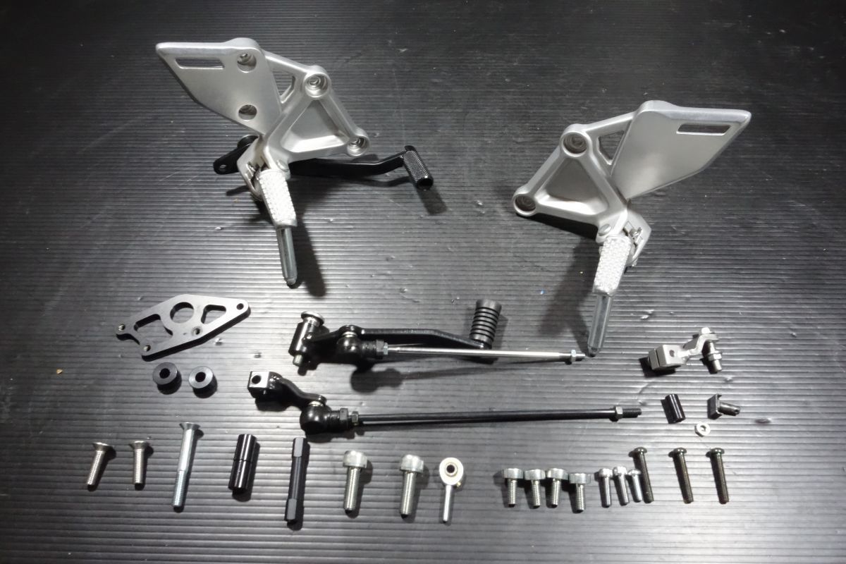 メインステップ 左右セット ブレーキペダル チェンジペダル シフトペダル ホンダ 純正 CBR650R CB650R RH03 R20251027