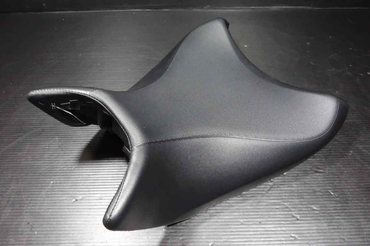 フロント ローダウンシート ローシート 0SK-ZXMKW01 ホンダ 純正 NC750X RH09 R20251027
