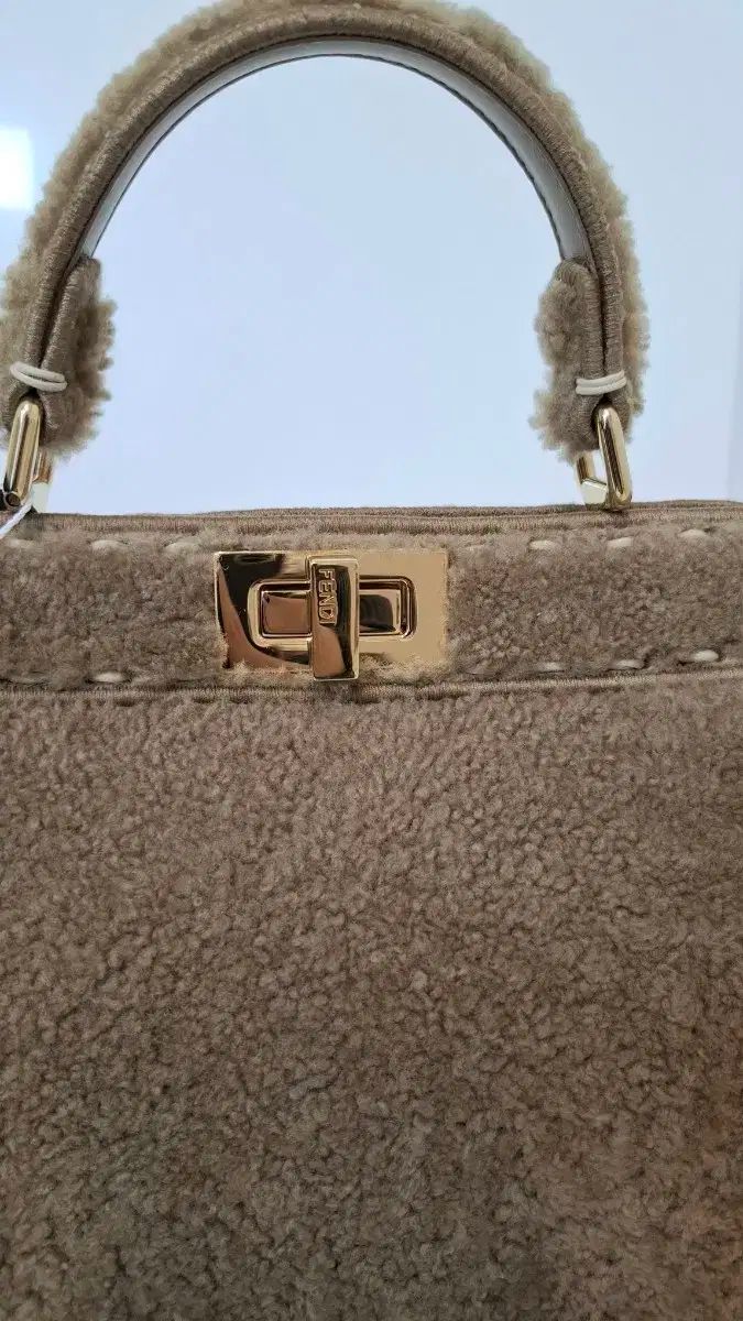 フェンディ シアリング