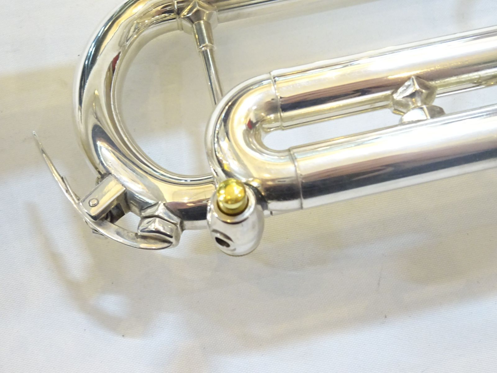 銀メッキ仕上げ