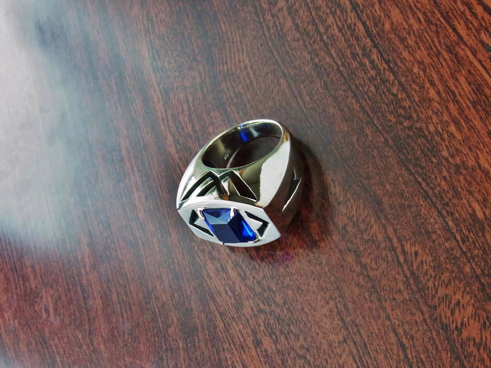 コバルトグラスリング コバルトを含んだ深いブルーのカットガラスが映えるリングです WWW_SHINETEETH_COM
