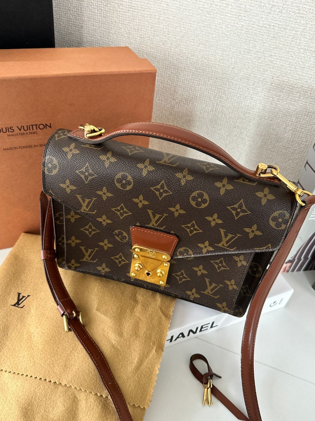 モンソー ブラウン