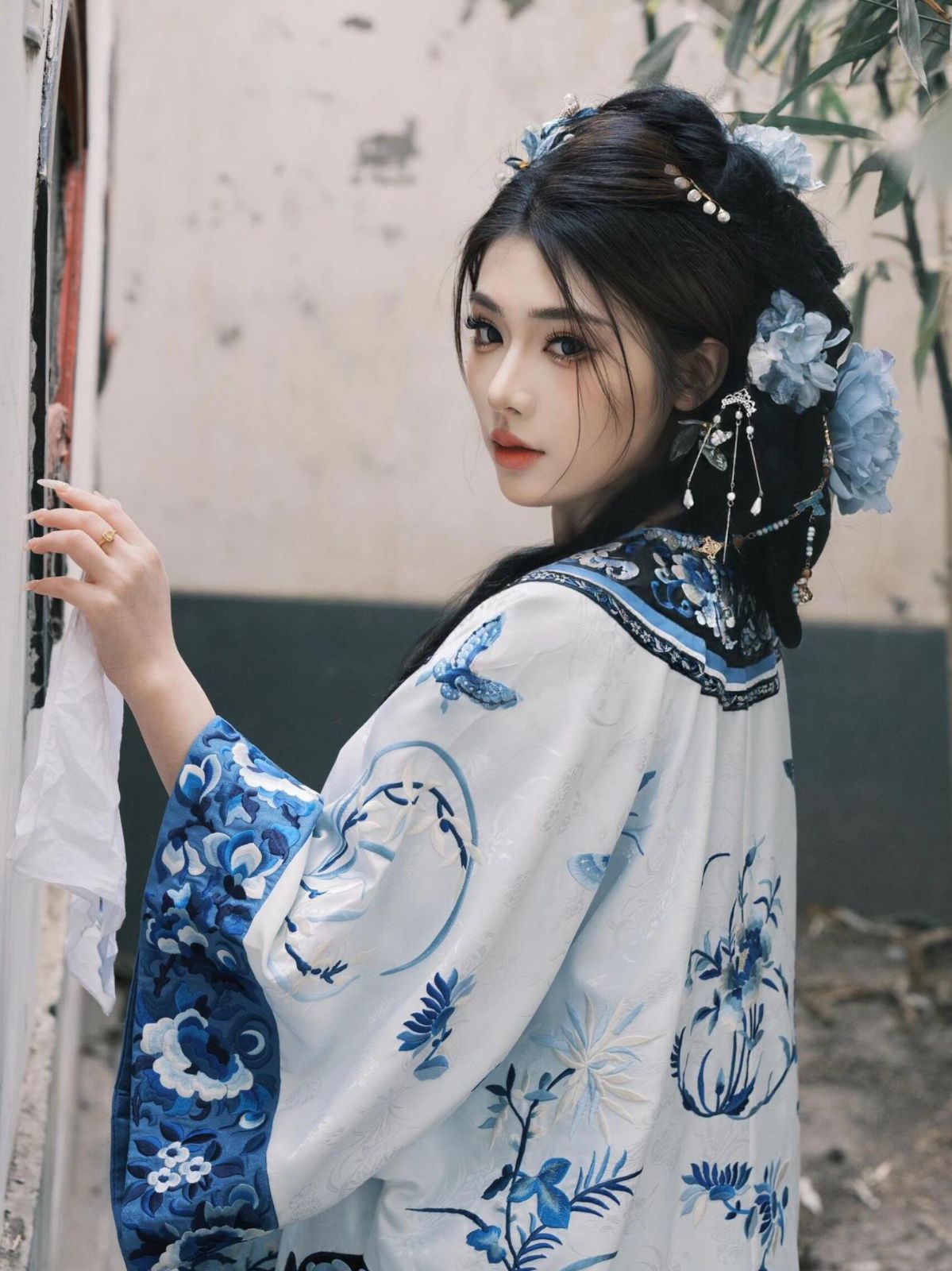 清女服 セット 青華模様 マーミンスカート 円襟 対襟 鳳尾スカート 夏 涼感 デイリー フォーマル レトロ 上品 青磁の文様が涼風に舞う 洗練された清女服スタイル