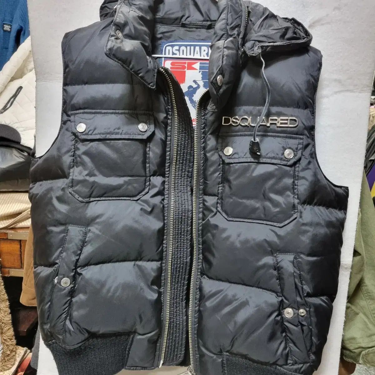 ディス퀘アディダックダウンベスト ヴィンテージ