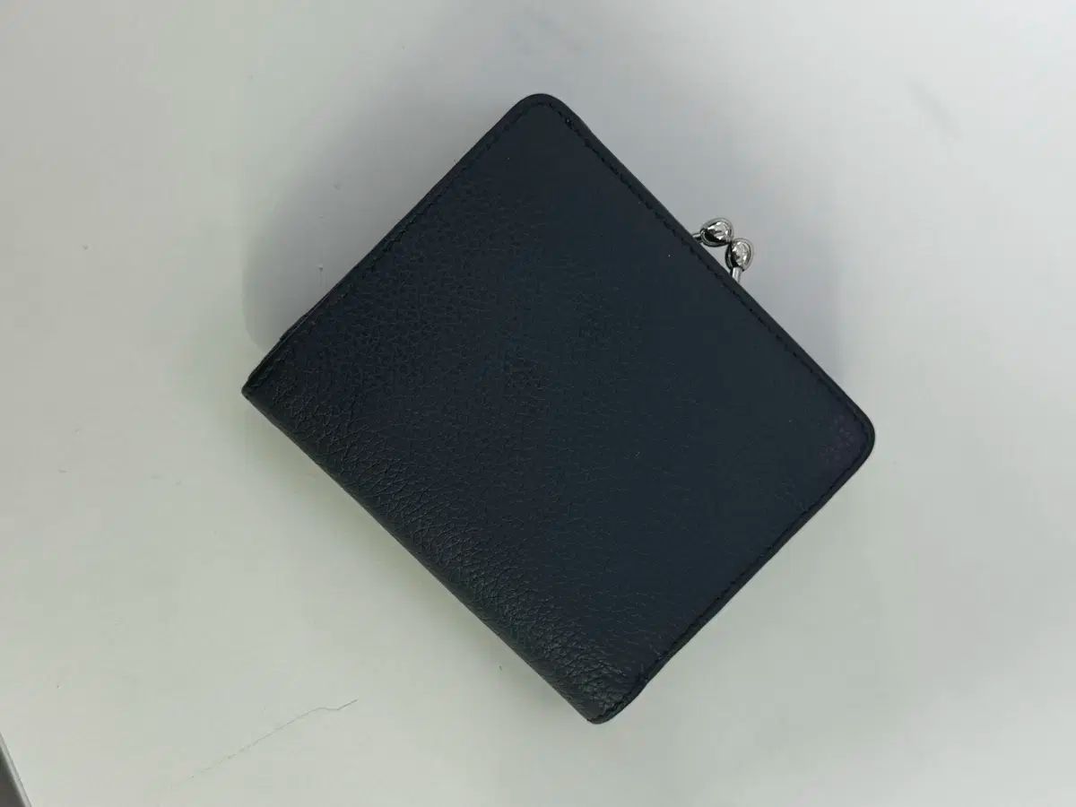 二つ折り財布