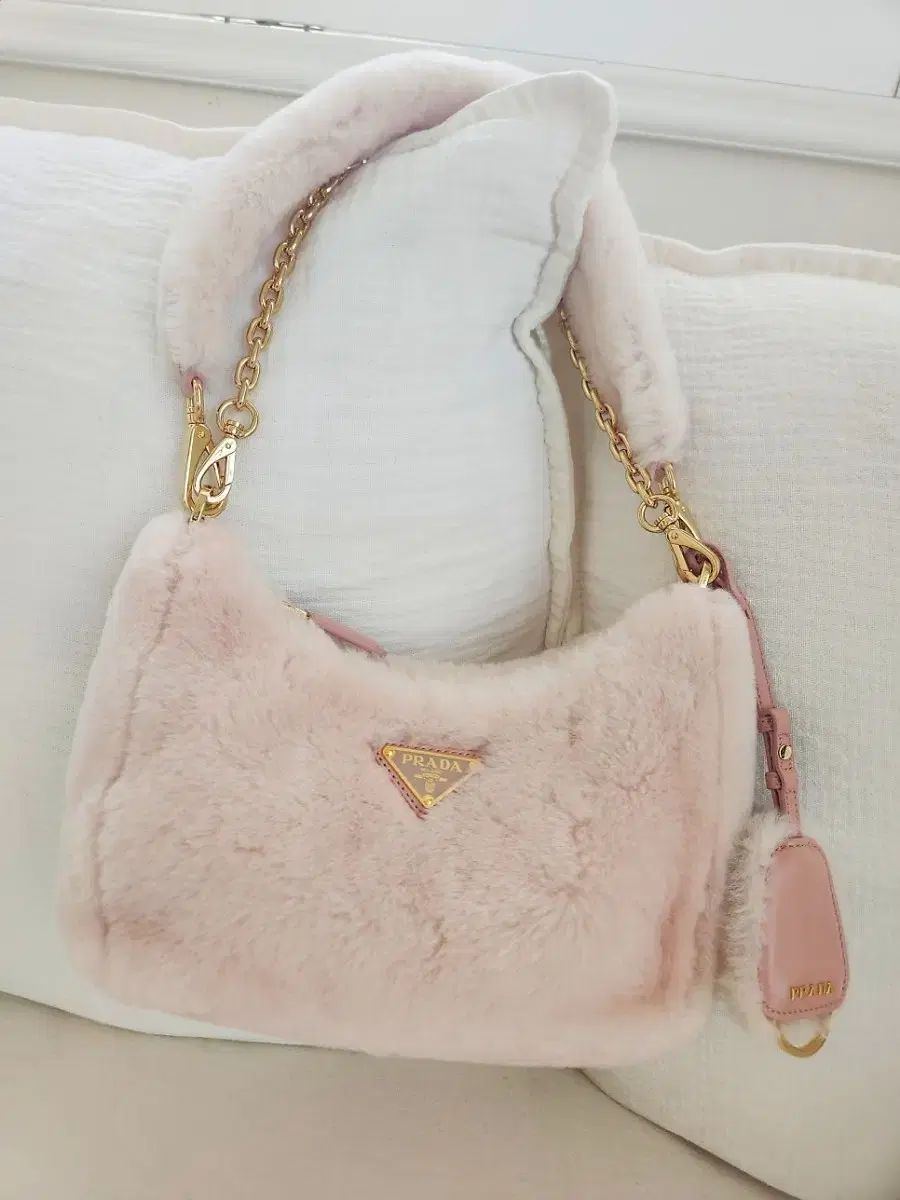 プラダ Shearling ショルダーバッグ