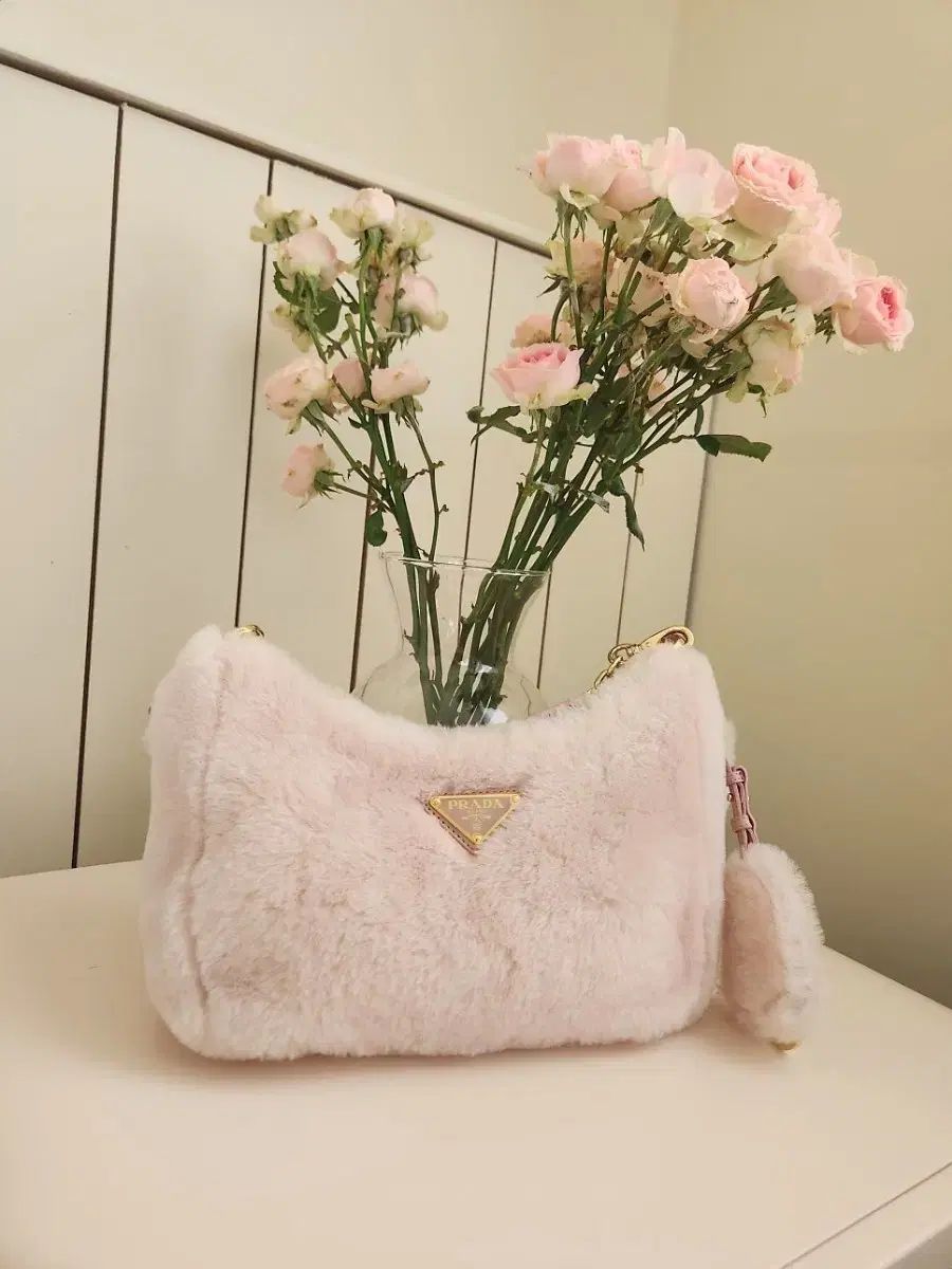 プラダ Shearling ショルダーバッグ