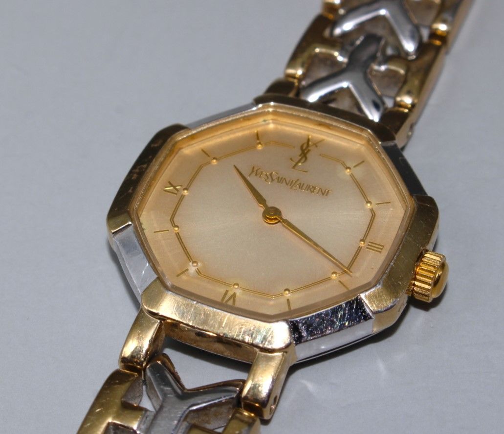 クォーツ 腕時計