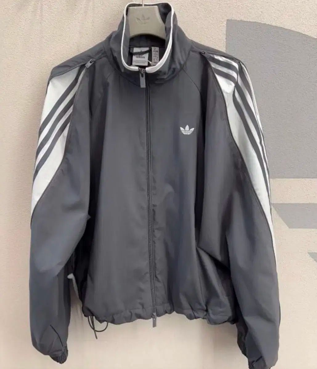 アディダス アディレニウム3 ジップアップ トラックジャージ