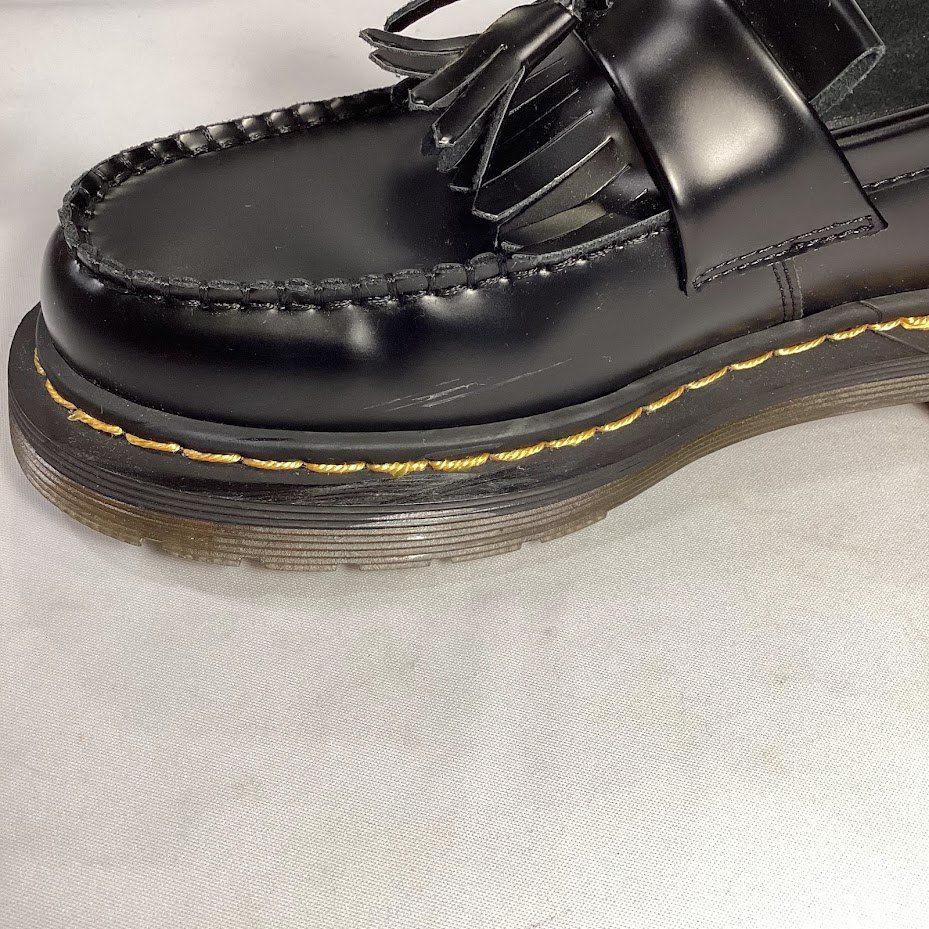 タッセルローファー