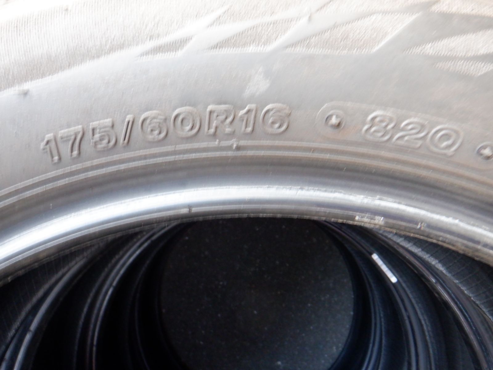  バリ山 175 60 R 16 ブリヂストン ブリザックVRX 2 ４本 ラクティス クロスビー イグニス アクア等に 16インチ スタッドレス