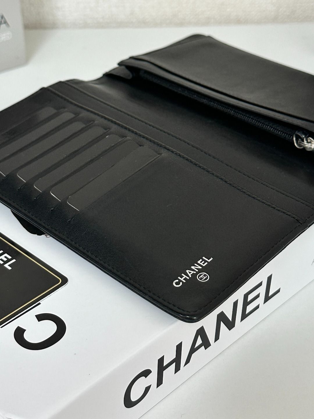 シャネル レザー