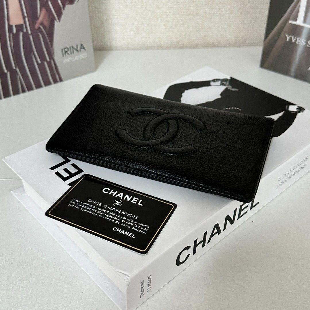 CHANEL シャネル レザー 二つ折りウォレット