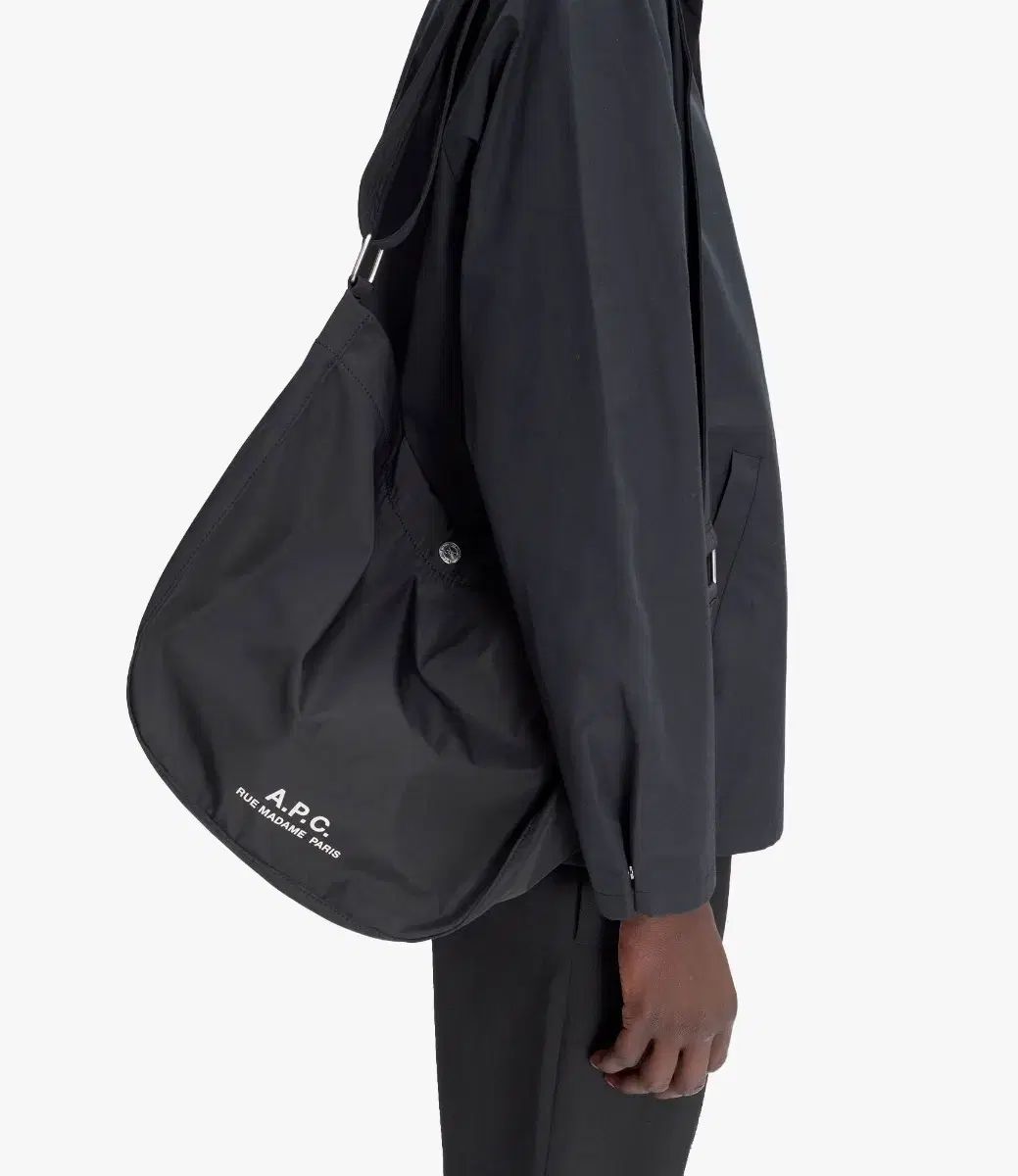 60 OFF A.P.C. アーペーセー 25年 ユニセックス ジャーナル ショルダーバッグ