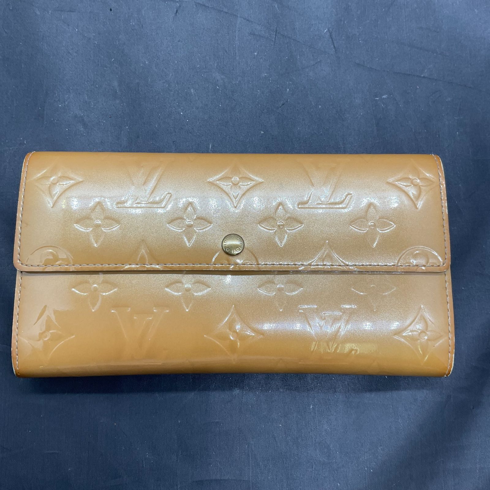 ルイヴィトン モノグラムヴェルニ 財布 B25082751