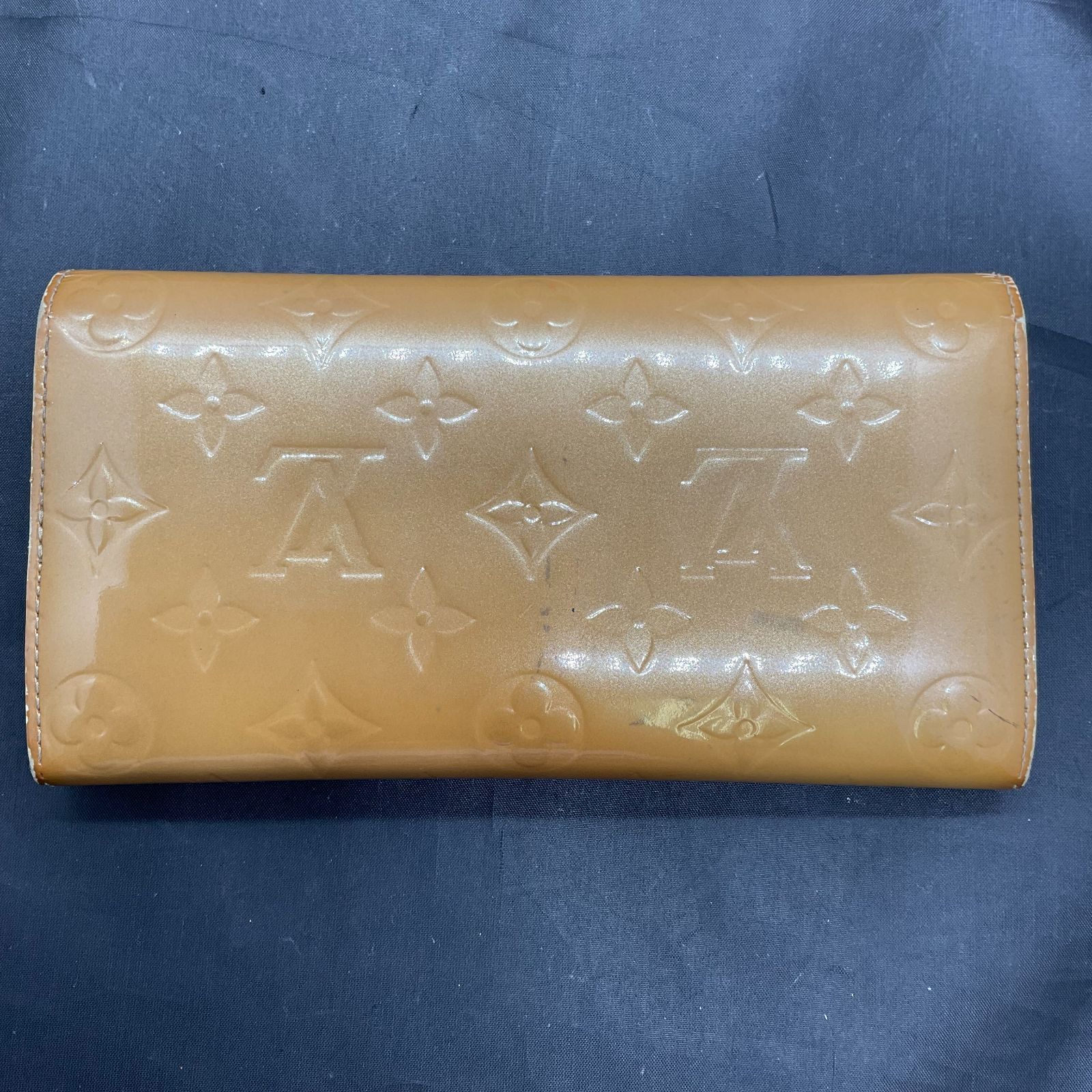 ルイヴィトン モノグラムヴェルニ 財布 B25082751