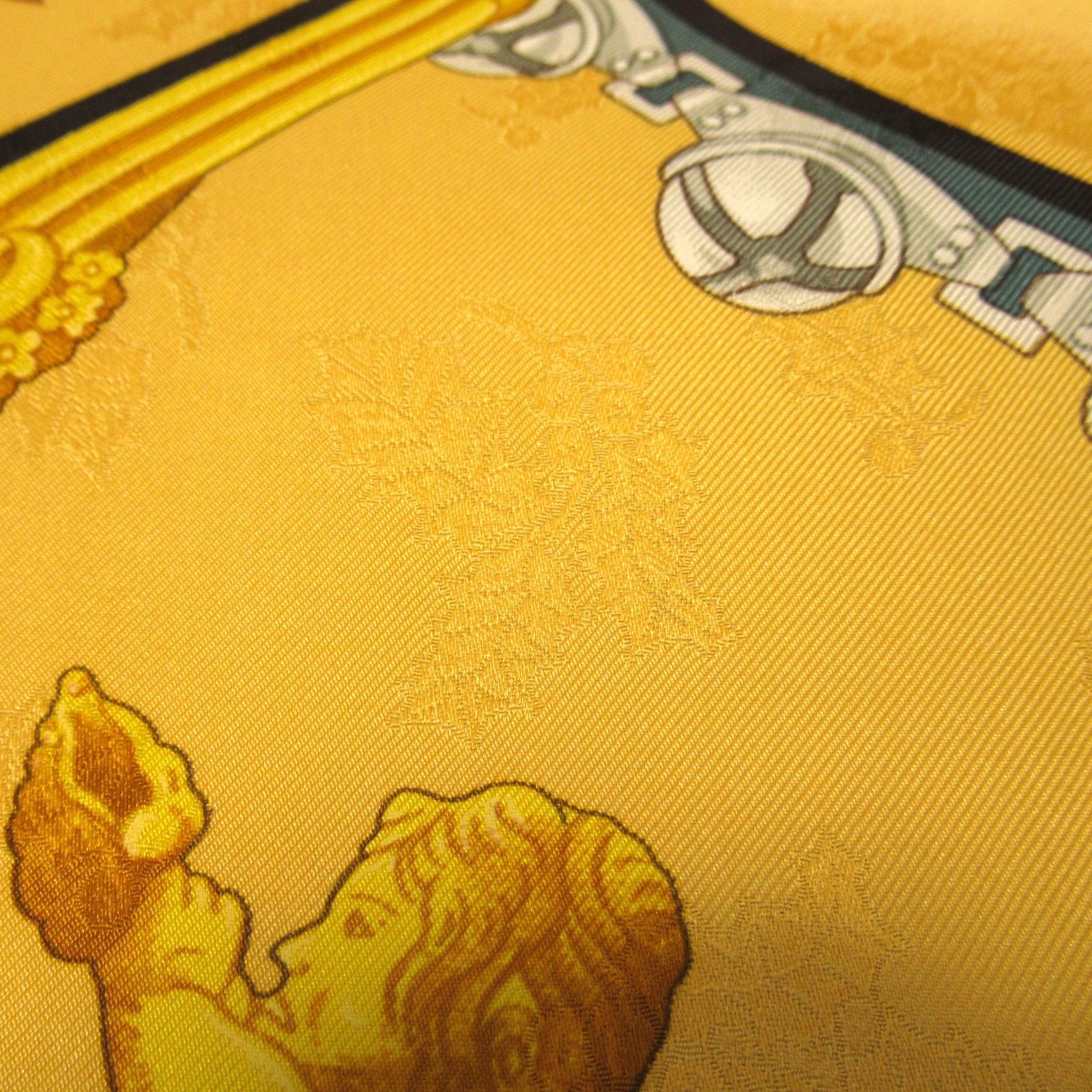 HERMES エルメス カレ90 スカーフ Plumes et Grelots 羽飾りと鈴柄