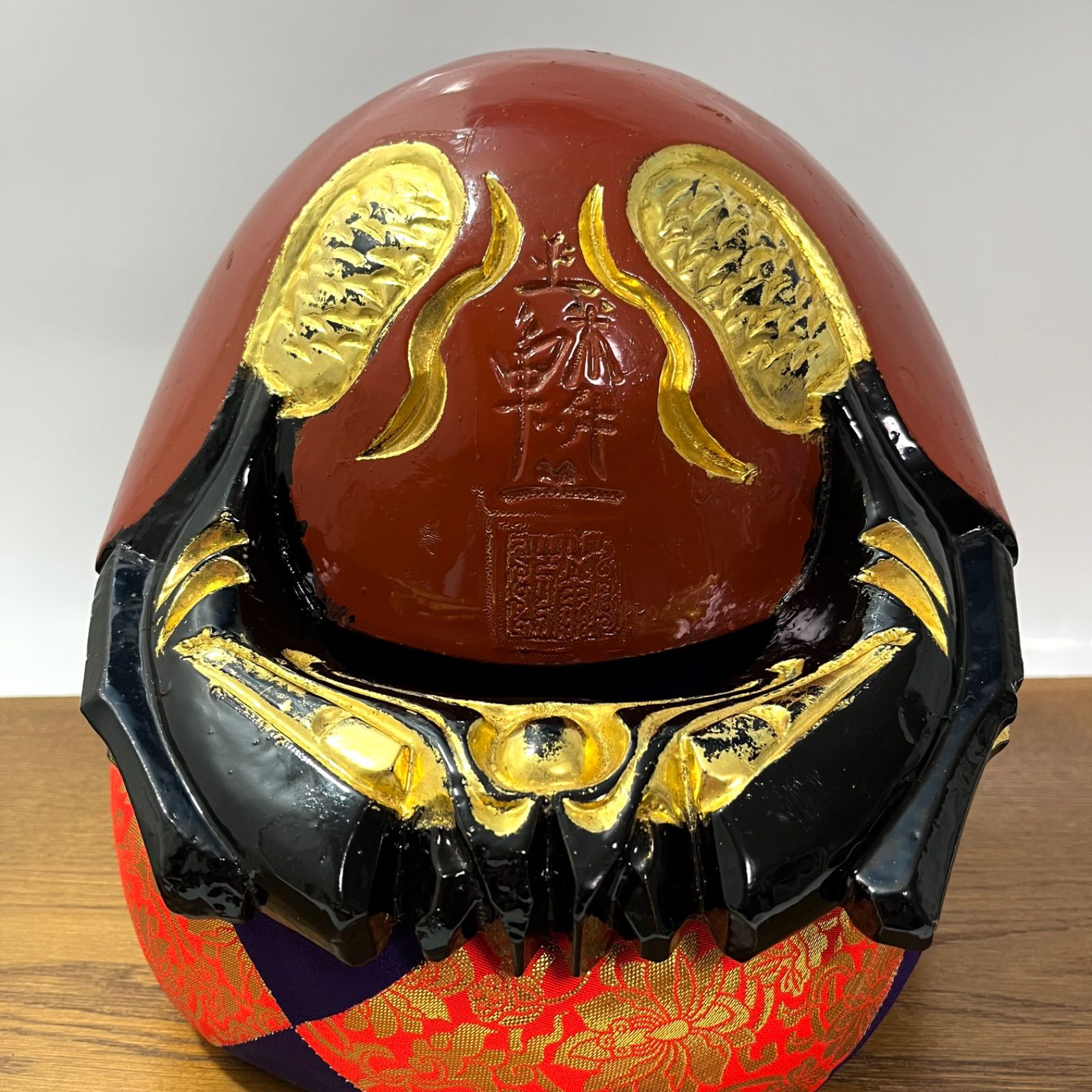 た74 玉鱗工特大木魚 大きい木魚 双龍彫朱塗木魚8寸 幅24cm 座布団バチ りん布団付き バイ付 漆塗 仏教美術 葬祭用品 仏具法具 寺院 鳴り物 朱色 梵音具 仏教 本堂 本尊 龍 仏器 法要