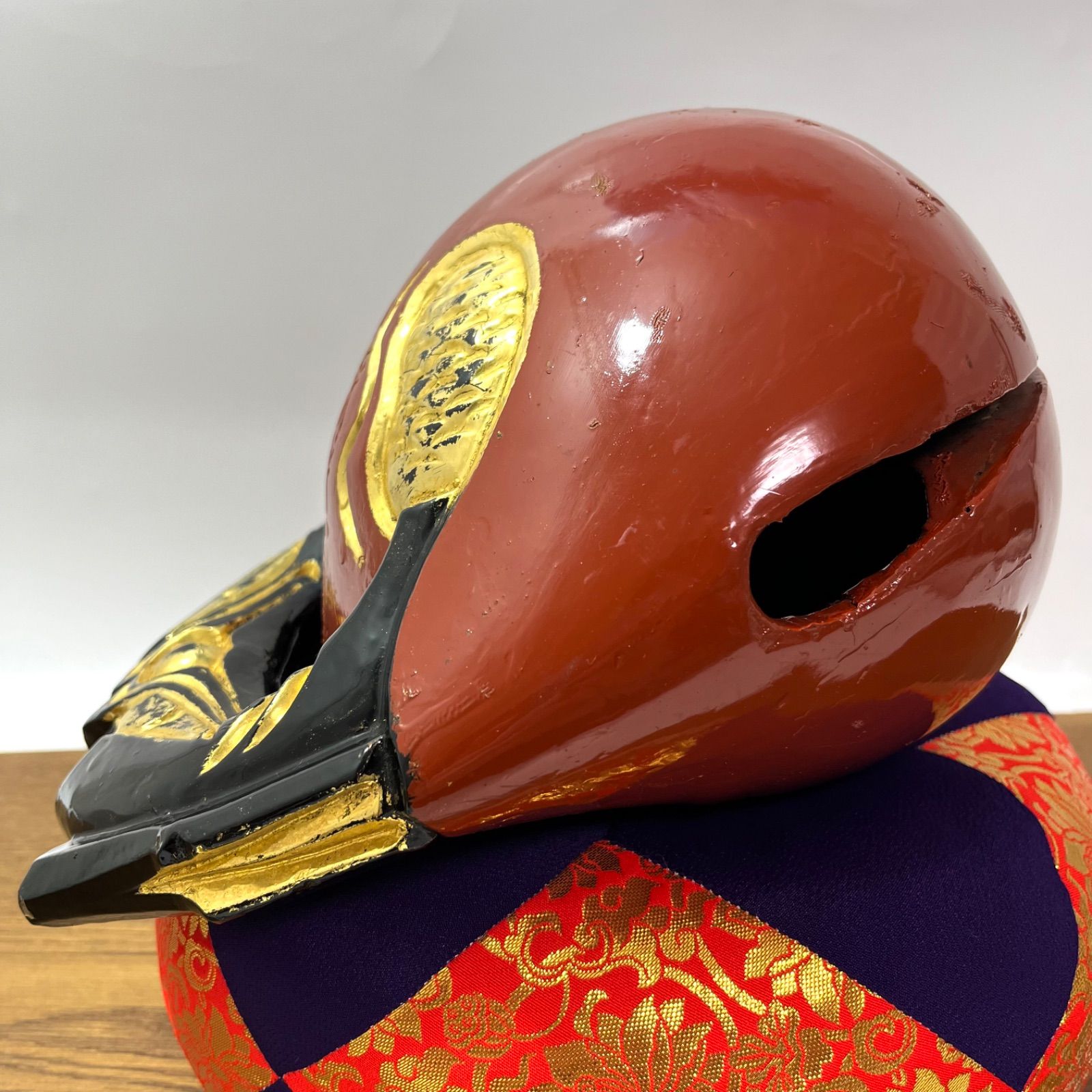 た74【玉鱗工特大木魚】大きい木魚 双龍彫朱塗木魚8寸 幅24cm 座布団