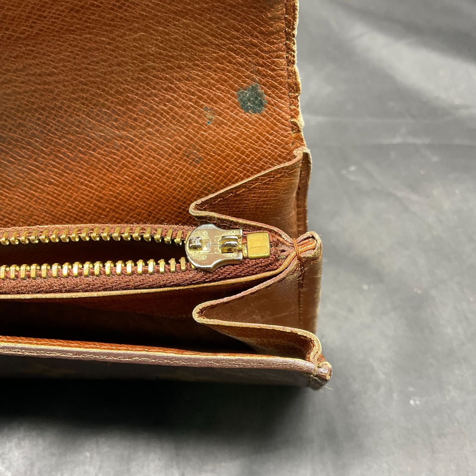 モノグラム ポルトモネクレディ