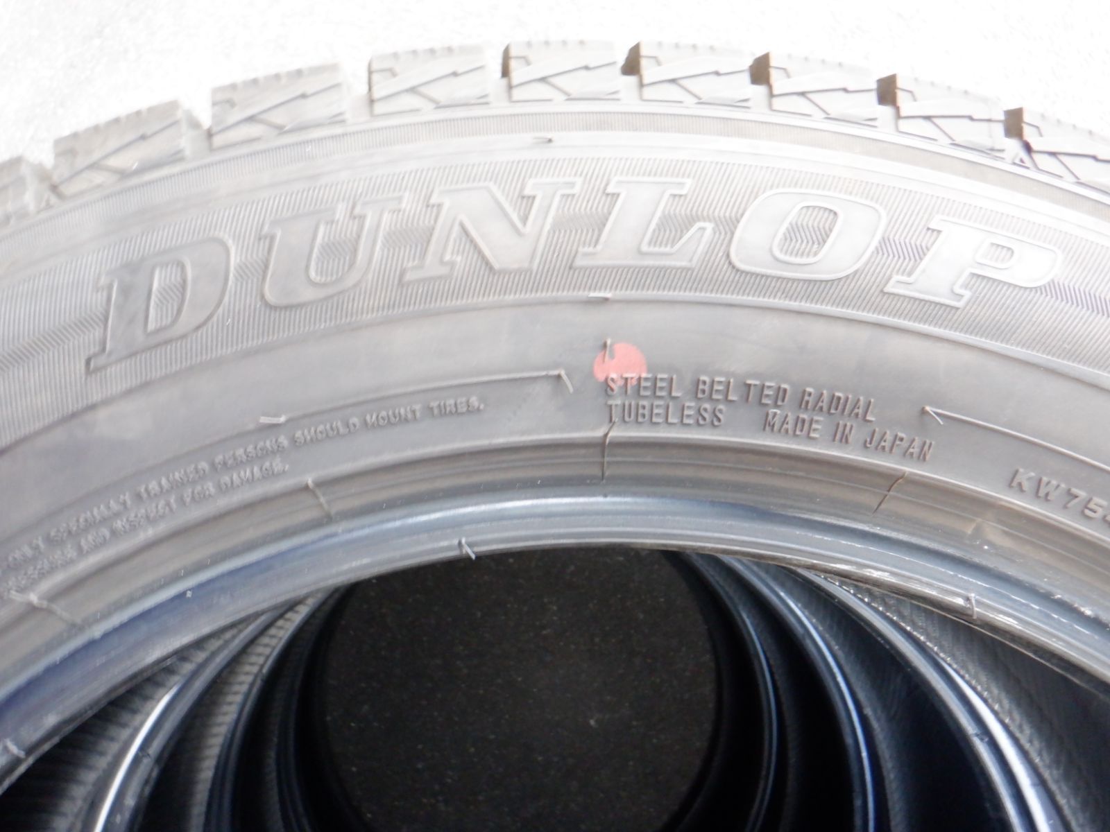 225 60 R 18 ４本 ダンロップ ウィンターマックスSJ 8 エクストレイル アウトバック フォレスター等に