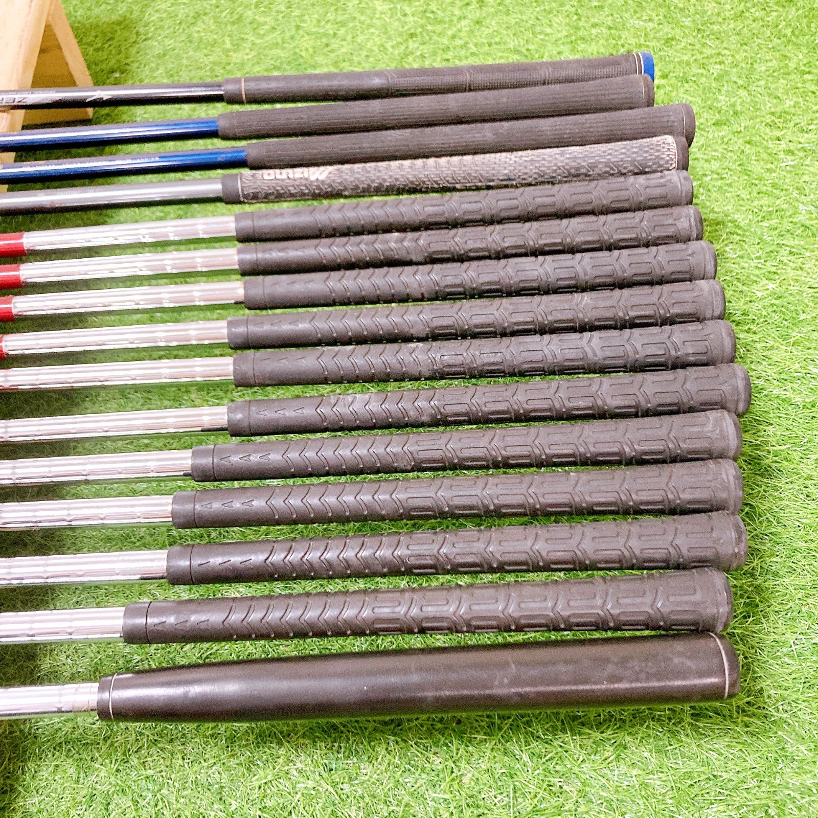 8.ミズノ　初心者オススメ　メンズセット　ゴルフクラブ　15本 Amazon.co.jp: MIZUNO(ミズノ) ゴルフクラブ RV-8 10本セット/キャディ