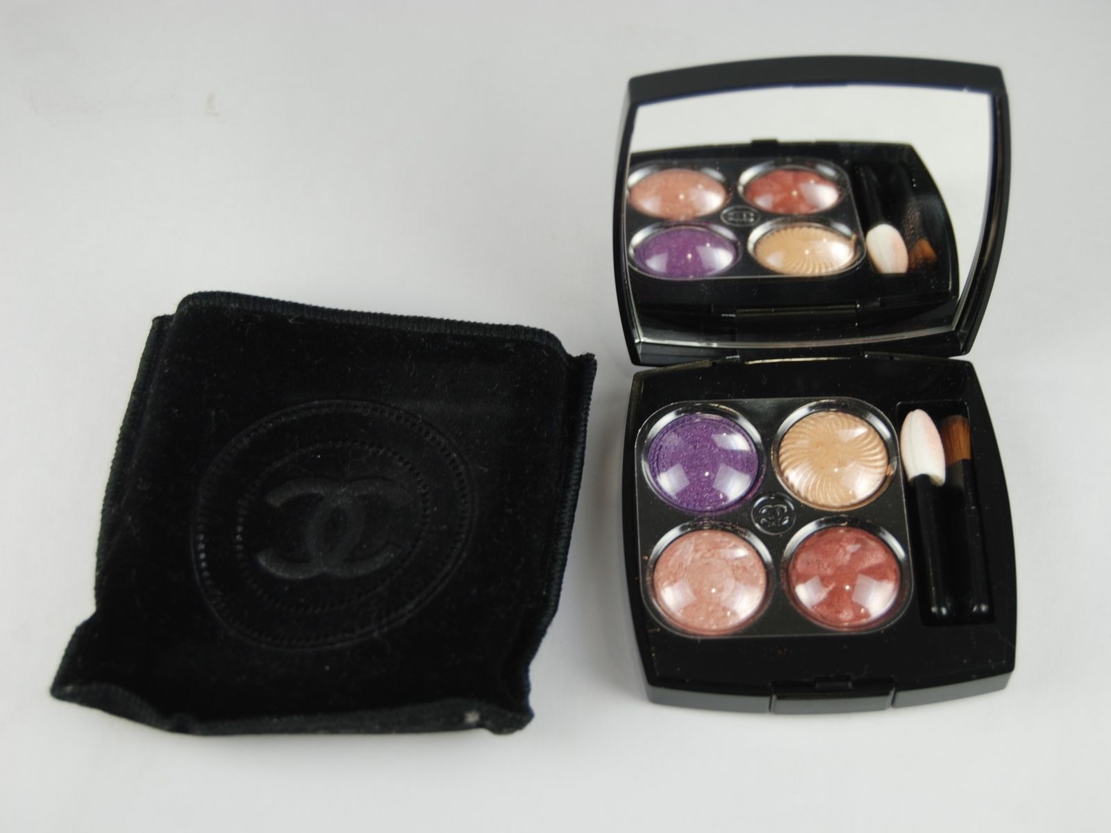 B CHANELシャネル アイシャドウ レ キャトル オンブル ブトン 239 ブトンバロック