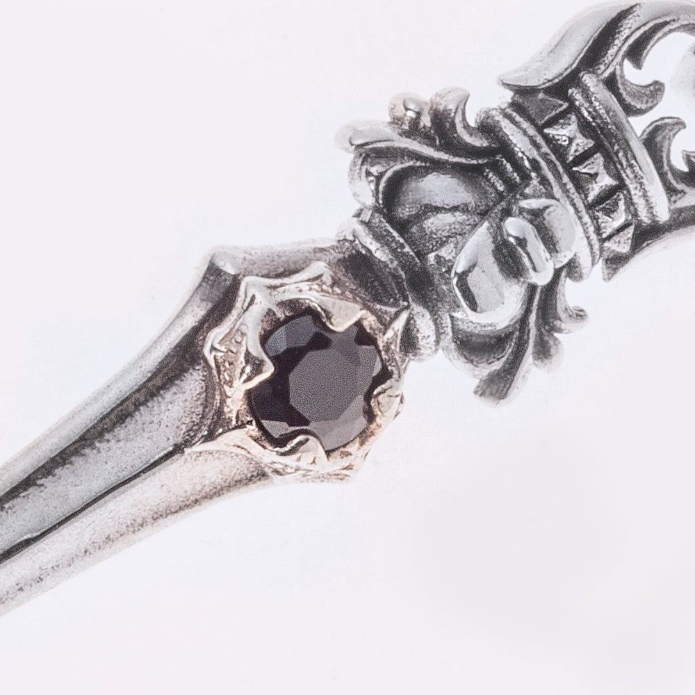 緑紫虹ドージェダガーピアス アルテミスキングス