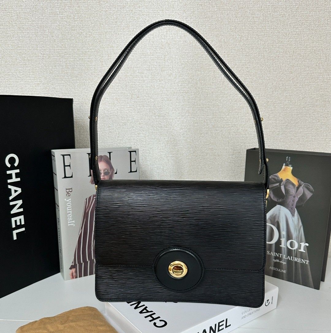 Louis Vuitton ルイ ヴィトン フリーランス エピレザー ワンショルダーバッグ