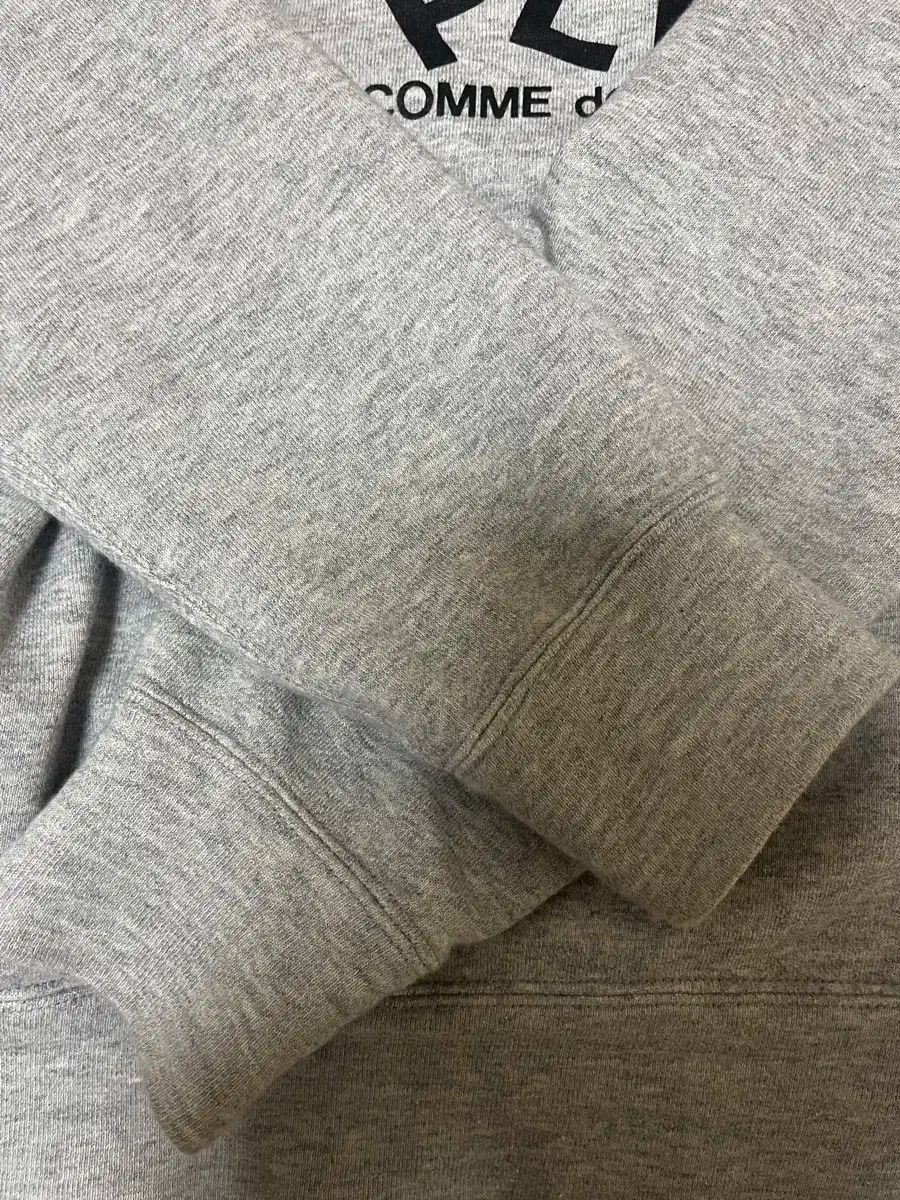 1万円以上送料無料。 コム デ ギャルソン グレー WHO ジップアップ xs 送料無料・代引可。