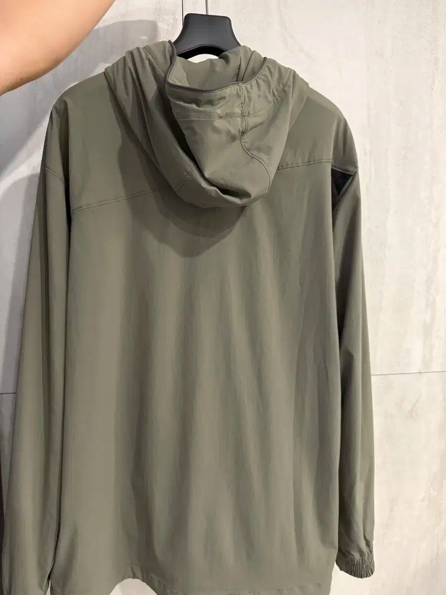 ダスティグリーン