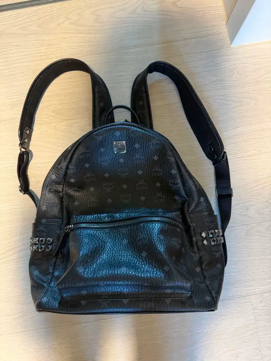 MCM ブラック バックパック スタッズ 装飾