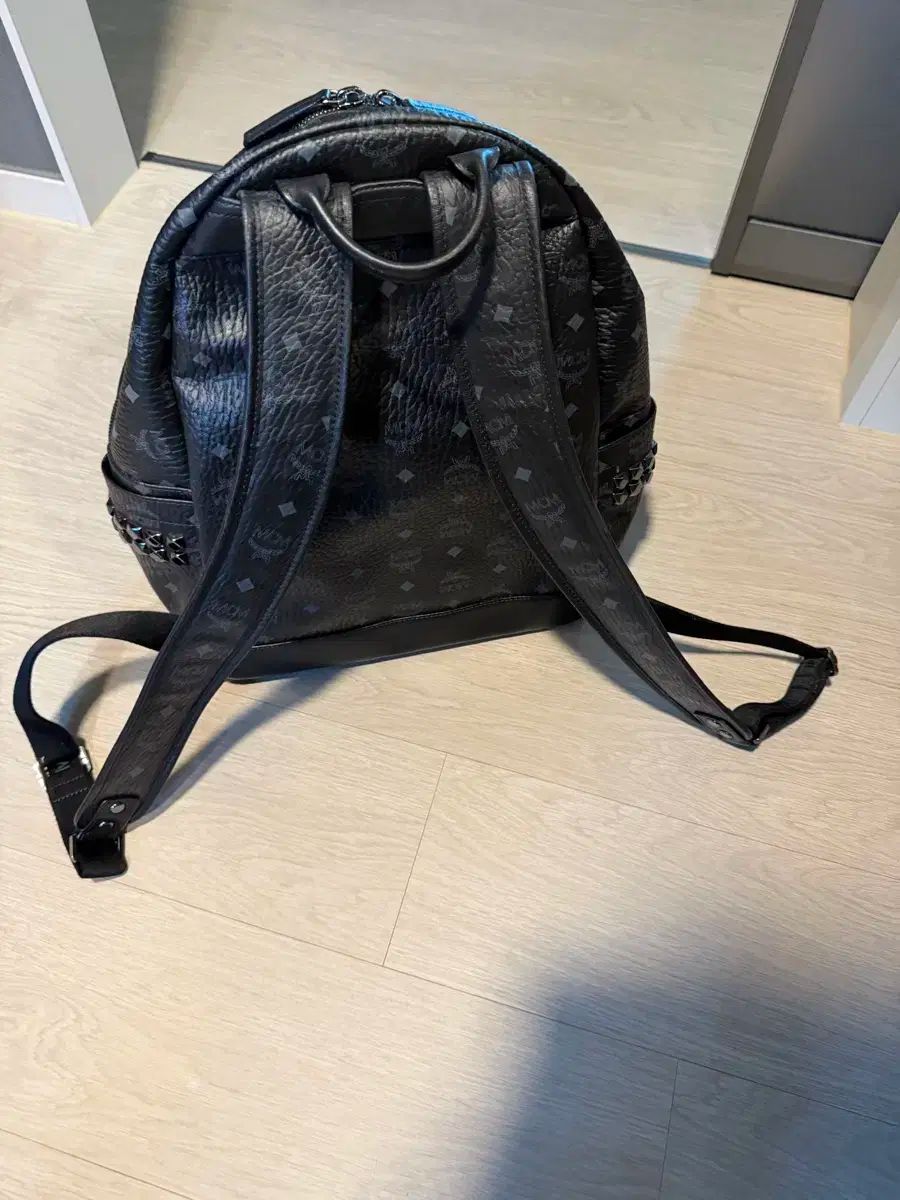 MCM ブラック バックパック スタッズ 装飾