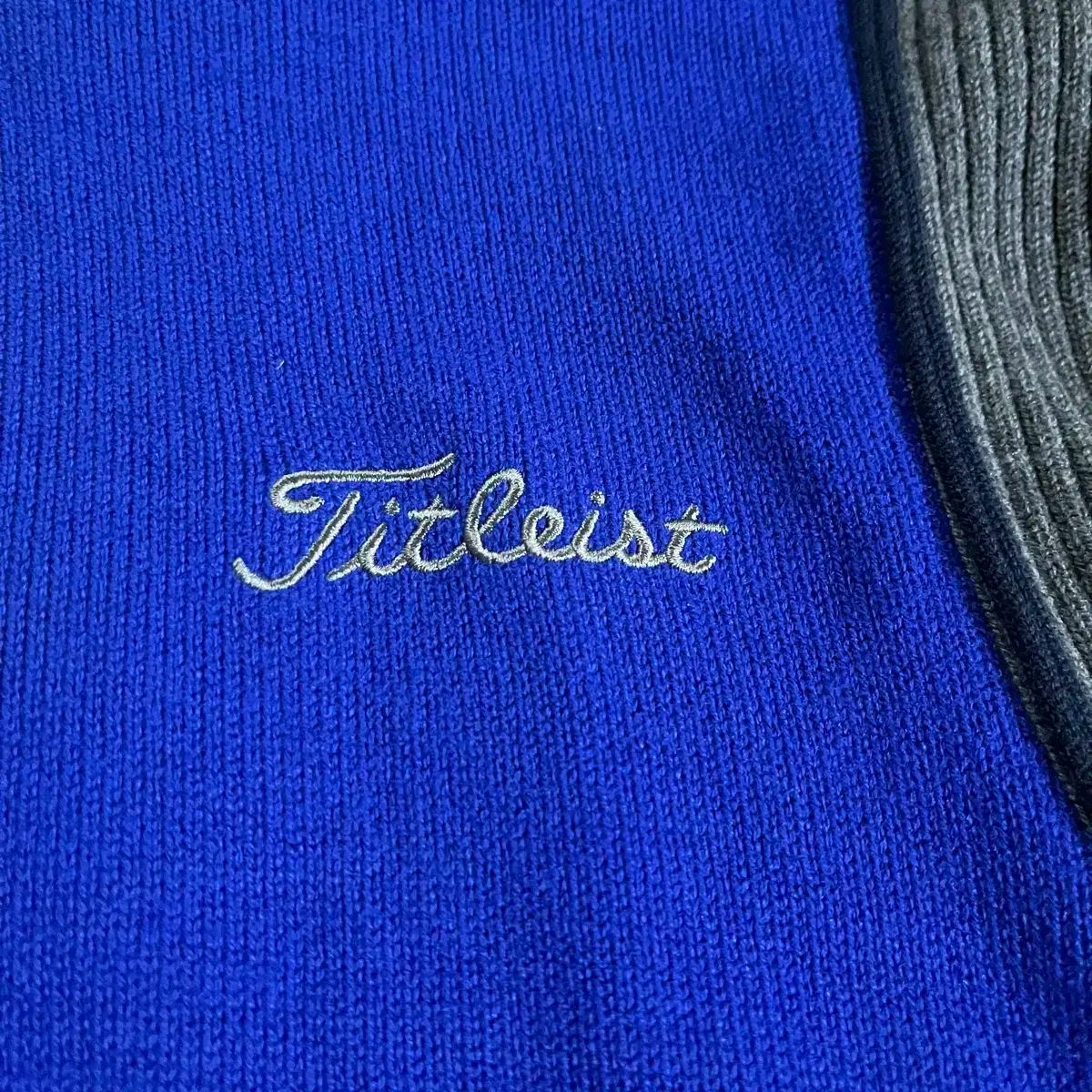 ニットジップアップ