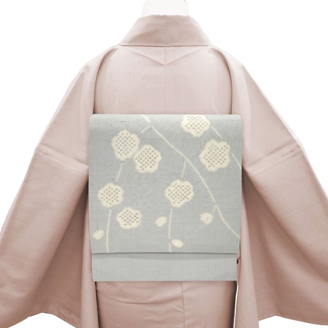 名古屋帯 リサイクル 正絹 紬 絞り 九寸 手織り 手染め ライトグレー 枝垂れ梅 梅 花 カジュアル 春 秋 冬 手仕事 紬 グレー なごや帯 九寸名古屋帯 仕立て上がり みやがわ sb54687