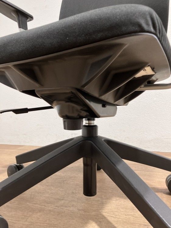 肘付エポチェア