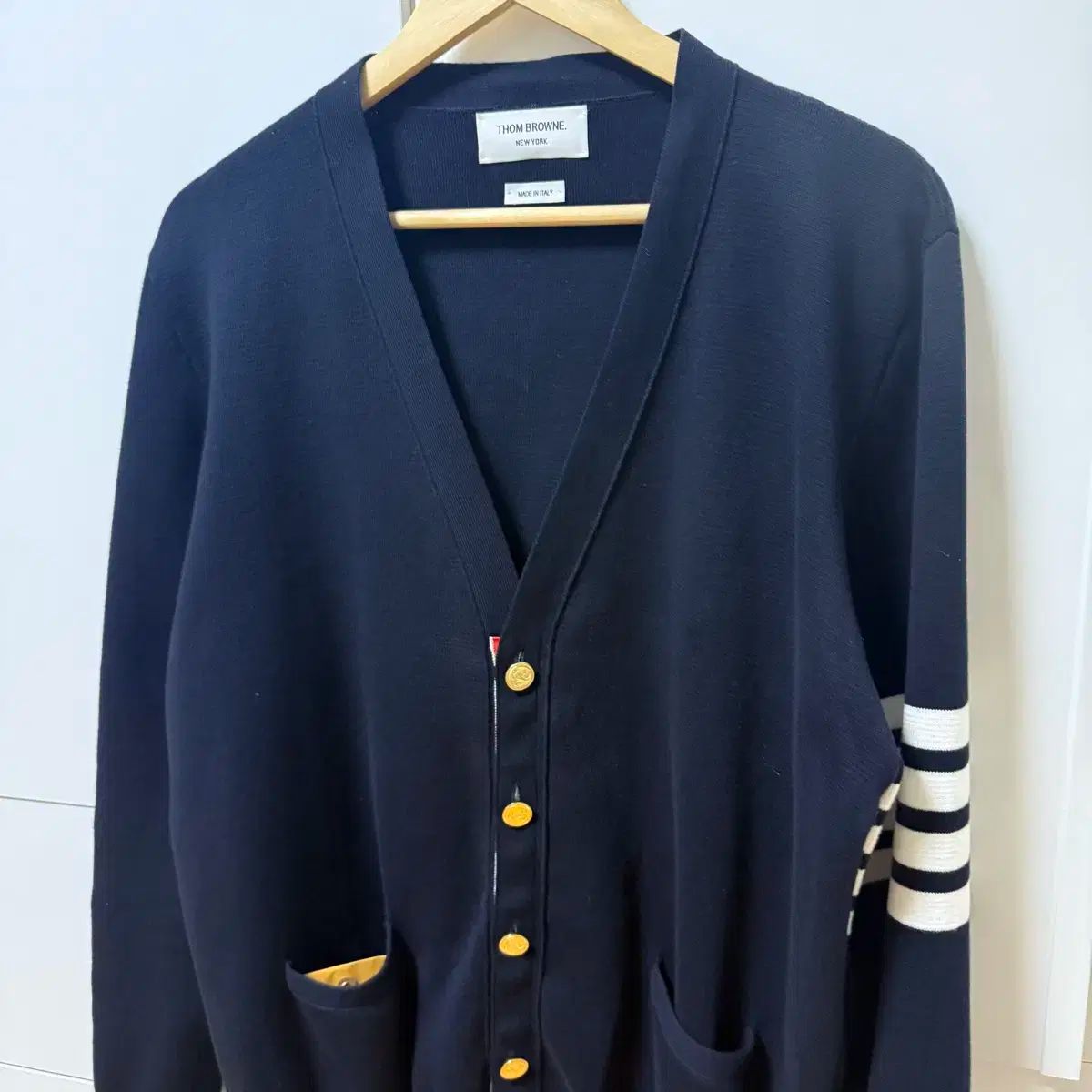 トム ブラウン 斜めボーダー 袖ストライプ ミラノステッチ ゴールド カーディガン