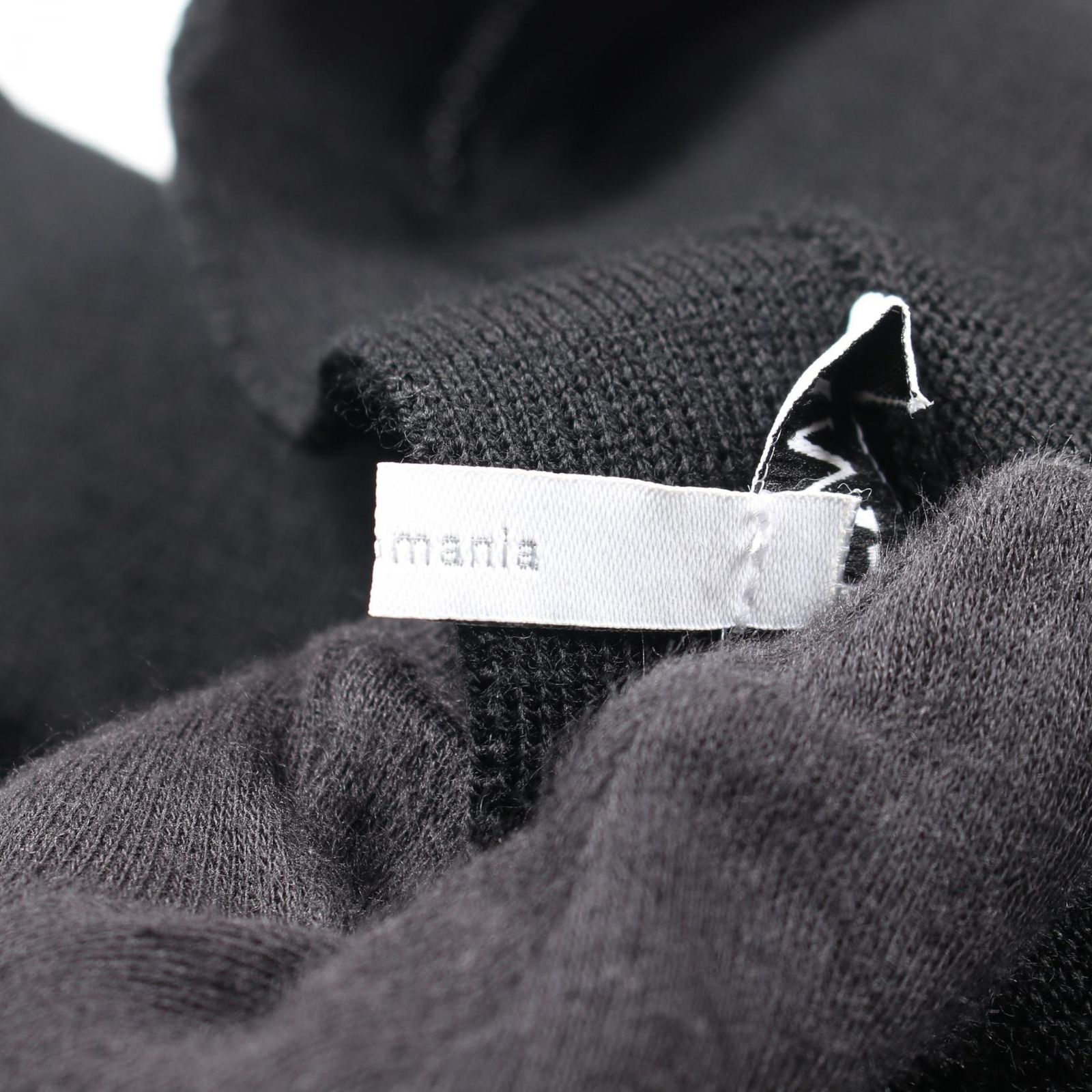 ロエベ アナグラム刺繍