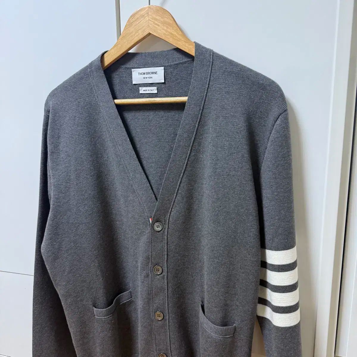 トム ブラウン 斜めボーダー 袖ストライプ ミラノステッチ カーディガン