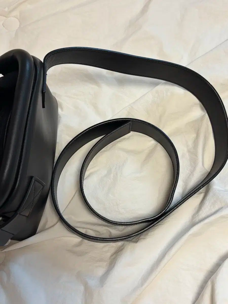 OSOI ブラック ショルダーバッグ クッションデザイン OSOI ブラック OSOI ブラック ショルダーバッグ クッションデザイン